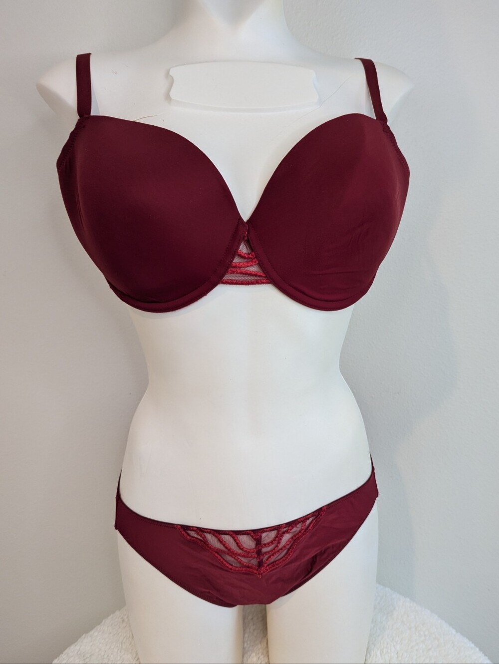 Natori Red Garnet Bra & Panty Set 36DD / Large NWT
